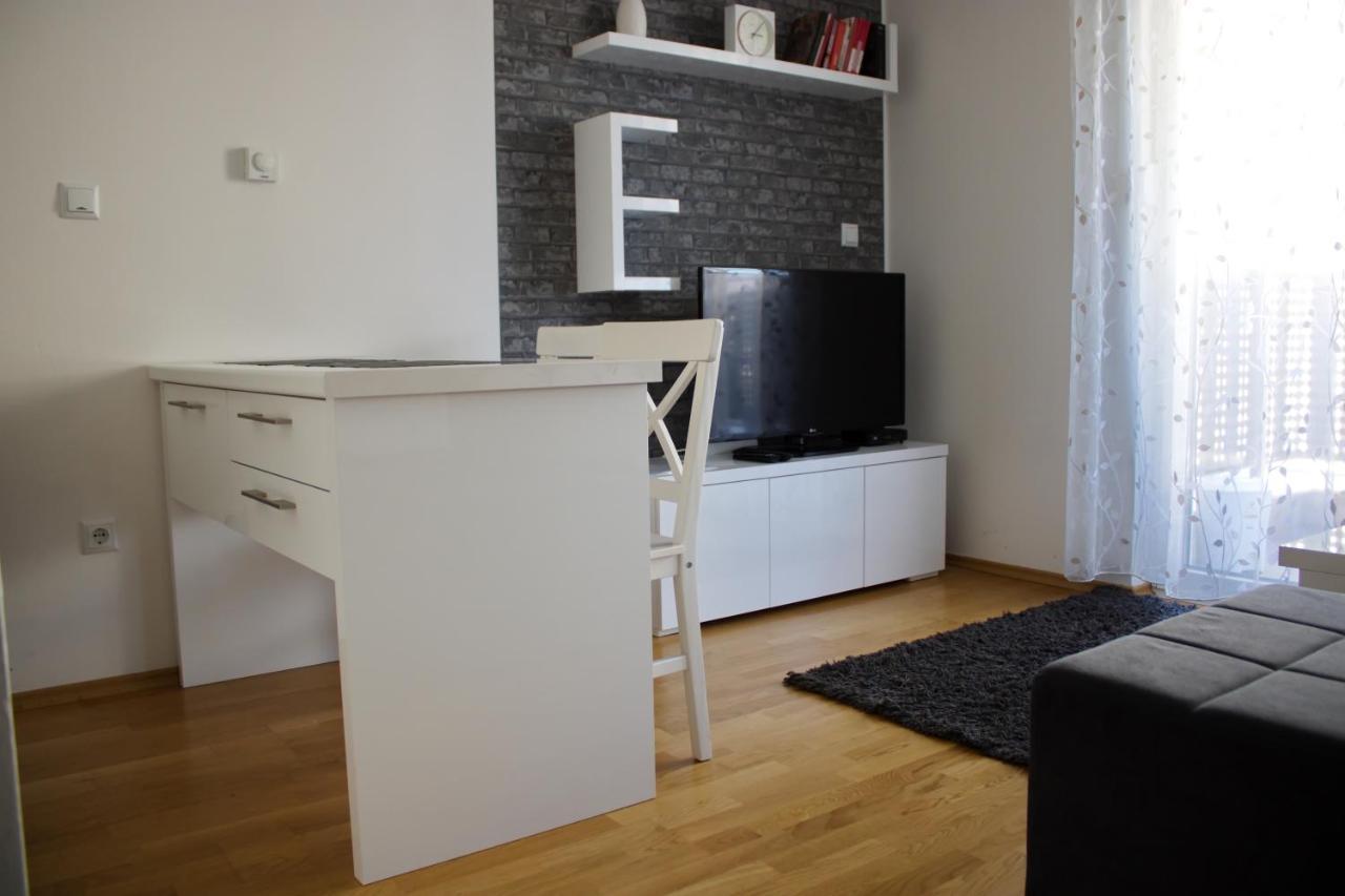 Studio Apartman Miljacka 13 SJJ Buitenkant foto